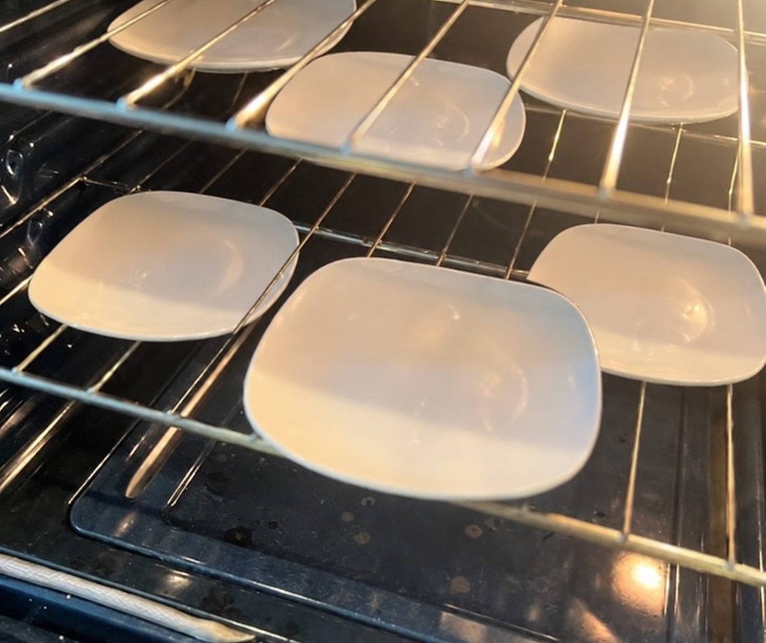 Quel température et combien de temps mettre à chauffer des assiettes